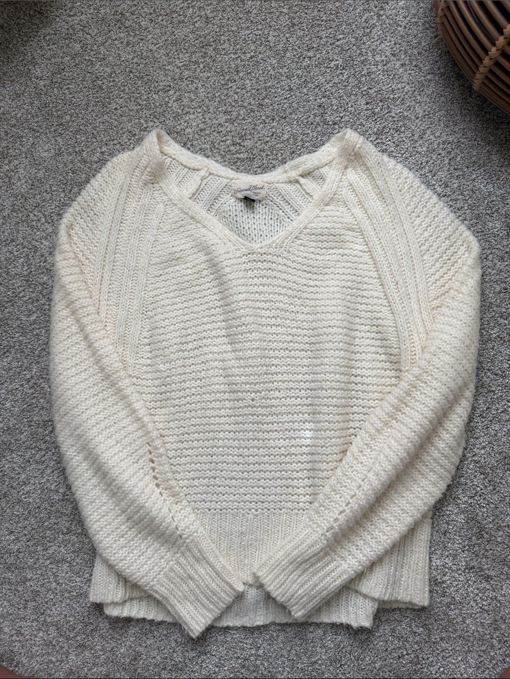 Express & Universal Thread Sweater Bundle - Picture 6 of 7
